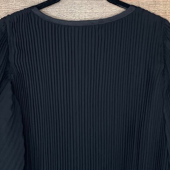 Lovers + Friends Accordion Pleated Crop Bell Sleeve Mini Dress Black Size Small - Picture 8 of 10